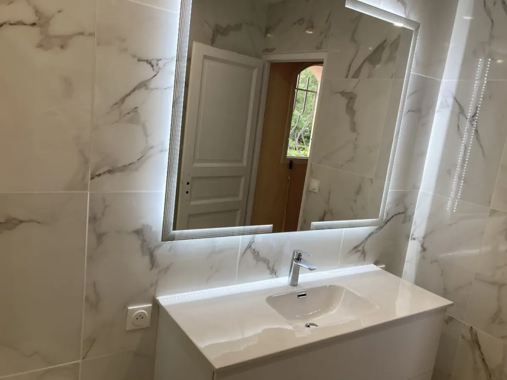 Transformation d’une salle de bain à Cestas : avant / après